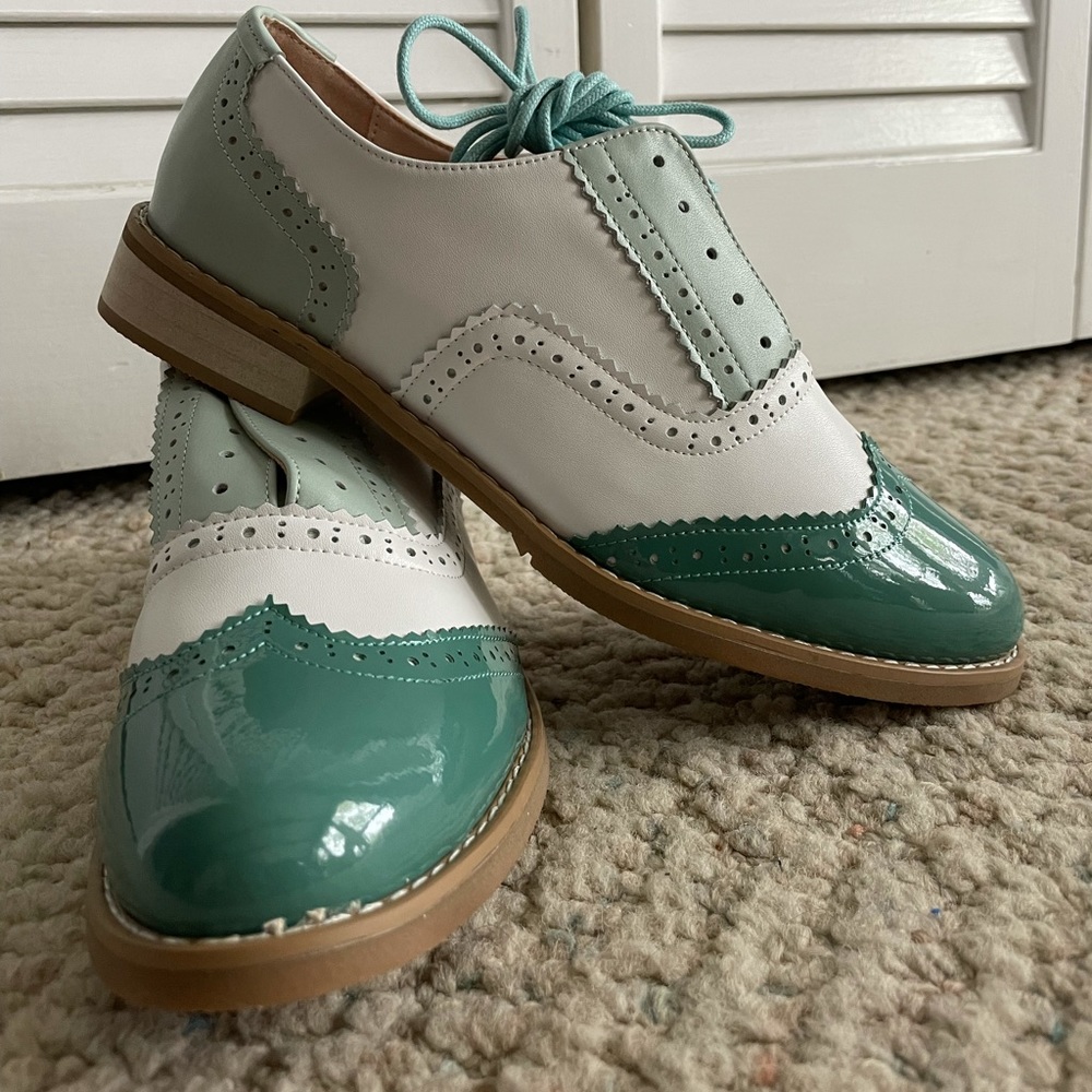 BRAND NEW green/white/teal wing tip shoes with rubber soles